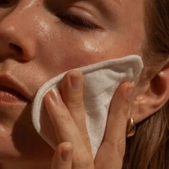 Alpha-H Reusable Bamboo Cotton Pads (7 Pack) 8 Alpha-H Reusable Bamboo Cotton Pads (7 Pack) -Care Product Store Alpha H Reusable Bamboo Cotton Pads lifestyle 2