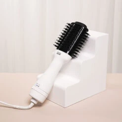 BondiBoost Blow Out Brush - OM 3 -Care Product Store BondiBoost blowout2