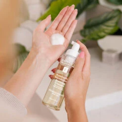 Eminence Kombucha Microbiome Foaming Cleanser 150ml 7 Eminence Kombucha Microbiome Foaming Cleanser 150ml -Care Product Store Eminence Kombucha Cleanser Lifestyle