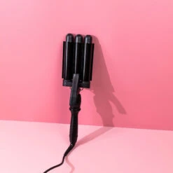 Mermade Hair Mini Waver 25mm - Black 9 Mermade Hair Mini Waver 25mm - Black -Care Product Store Mermade Hair Mini Waver 25mm Black lifestyle 2