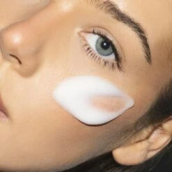 Alya Skin Foaming Micellar Cleanser 135ml 5 Alya Skin Foaming Micellar Cleanser 135ml -Care Product Store alya foaming micellar cleanser model