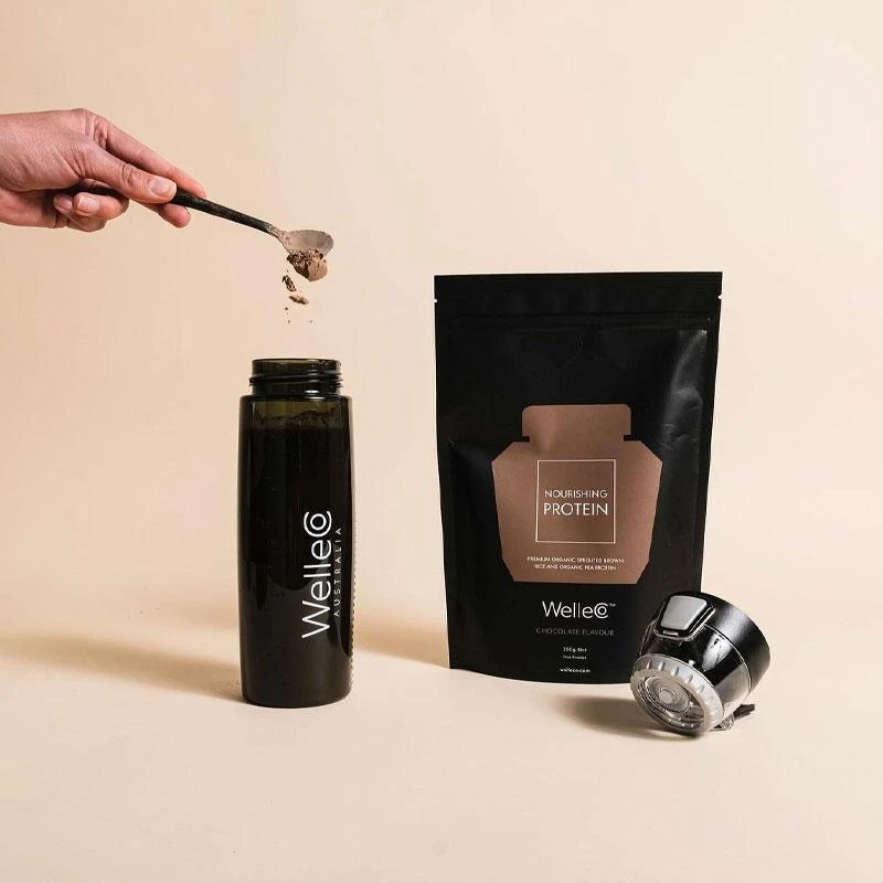 WelleCo Nourishing Protein Chocolate 300g Refill 3 WelleCo Nourishing Protein Chocolate 300g Refill - Image 3